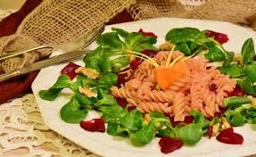 Ensalada de pasta con remolacha