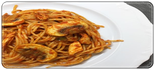 Spaghetti de Pollo en Salsa de Tomate y Verduras