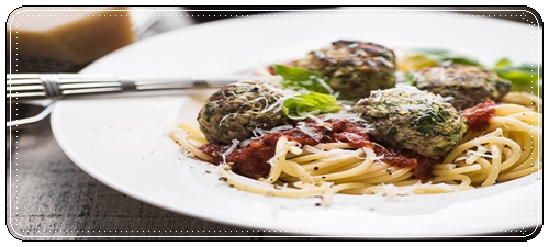Spaguettis de Zuchinni y Albóndigas en Salsa de Tomate