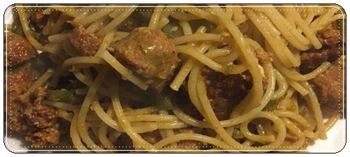 Spaghetti con chorizo y nopales
