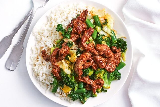 Rice with vegetables and chicken